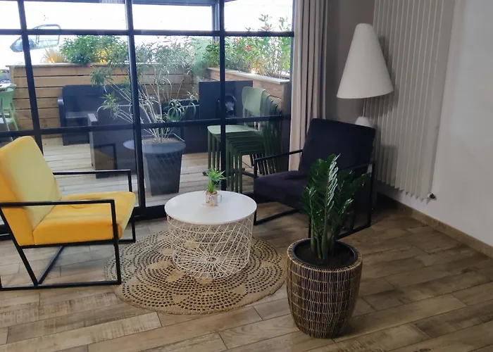 Raphaelle #2 Centre Avec Parking 公寓式酒店 3*