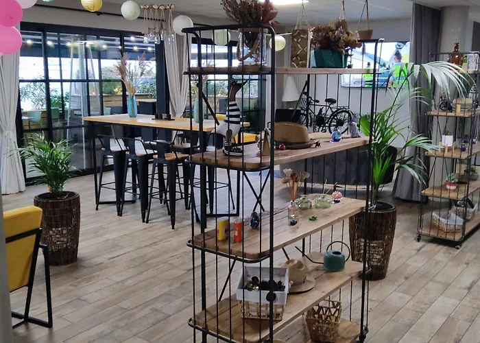 Raphaelle #2 Centre Avec Parking 公寓式酒店 3*